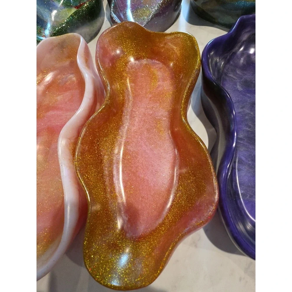 Handmade Resin Long Wavy‎ Edge Bowl. Price Is For One Bowl